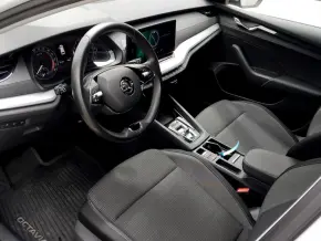 Škoda OCTAVIA COMBI AMBITION 2.0 TDI DSG thumbnail