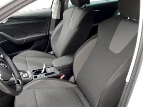 Škoda OCTAVIA COMBI AMBITION 2.0 TDI DSG thumbnail