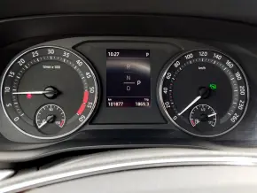 Škoda OCTAVIA COMBI AMBITION 2.0 TDI DSG thumbnail