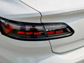 VW Arteon Elegance 2.0 TDI SCR DSG thumbnail