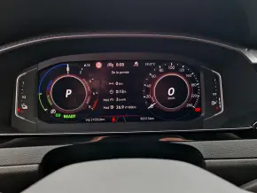 VW Arteon R-Line eHybrid thumbnail
