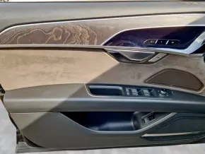 Audi A8 55 TFSI quattro thumbnail
