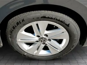VW Golf Life 2.0 TDI thumbnail
