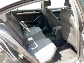 VW Passat Comfortline 2.0 TDI DSG thumbnail
