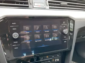 VW Passat Comfortline 2.0 TDI DSG thumbnail