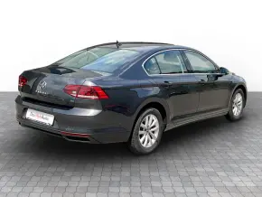 VW Passat Comfortline 2.0 TDI DSG thumbnail