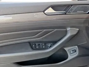 VW Passat Alltrack 2.0 TDI DSG7 4Mot thumbnail
