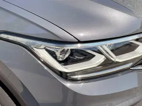 VW Noul Tiguan Life 2,0 TDI SCR DSG 4Mot thumbnail