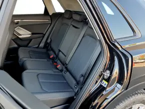 Audi Q3 S Line 40 TFSI quattro thumbnail