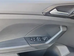 VW Noul T-Cross Advanced 1.5 TSI DSG thumbnail