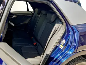 Audi Q2 35 TFSI S line thumbnail