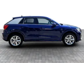 Audi Q2 35 TFSI S line thumbnail