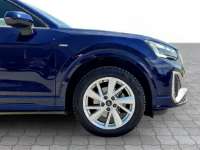 Audi Q2 35 TFSI S line thumbnail