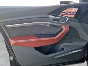 Audi e-tron S Sportback 370 kW / 503 CP thumbnail