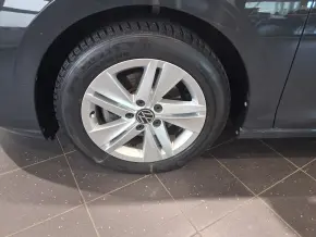VW Golf Life 1.0 TSI thumbnail