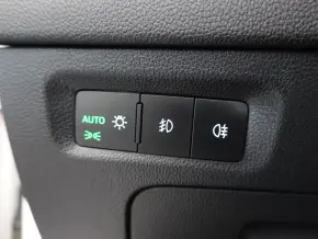 Škoda OCTAVIA COMBI AMBITION 2.0 TDI DSG thumbnail