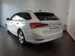 Škoda OCTAVIA COMBI AMBITION 2.0 TDI DSG thumbnail