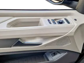 VW Multivan Life L 2.0 TDI 110KW thumbnail