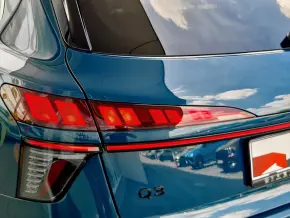 Q3 35 TFSI thumbnail