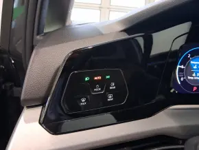 VW Golf Variant Life 2.0 TDI DSG thumbnail