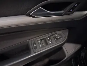 VW Golf Variant Life 2.0 TDI DSG thumbnail