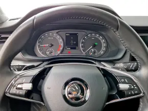 Škoda OCTAVIA COMBI AMBITION 2.0 TDI DSG thumbnail