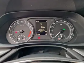 Škoda OCTAVIA COMBI AMBITION 2.0 TDI DSG thumbnail
