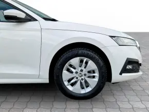 Škoda OCTAVIA COMBI AMBITION 2.0 TDI DSG thumbnail