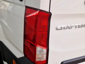 VW Crafter 3.5 Furgon L4H3 FWD 103kW thumbnail