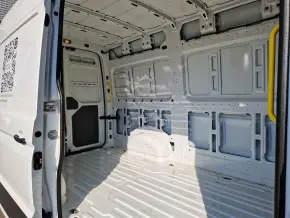 VW Crafter 3.5 Furgon L3H3 FWD 103kW thumbnail
