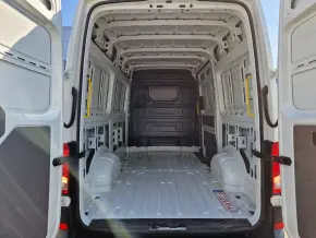 VW Crafter 3.5 Furgon L3H3 FWD 103kW thumbnail
