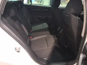 Škoda OCTAVIA COMBI AMBITION 2.0 TDI DSG thumbnail