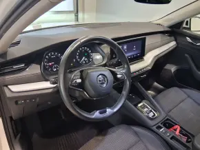 Škoda OCTAVIA COMBI AMBITION 2.0 TDI DSG thumbnail