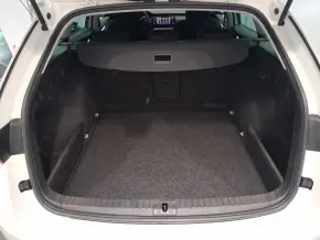 Škoda OCTAVIA COMBI AMBITION 2.0 TDI DSG thumbnail