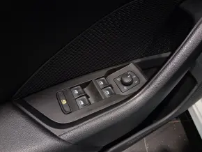 Škoda OCTAVIA COMBI AMBITION 2.0 TDI DSG thumbnail