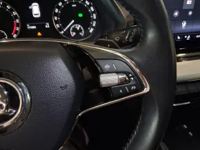 Škoda OCTAVIA COMBI AMBITION 2.0 TDI DSG thumbnail