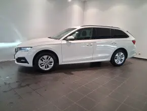 Škoda OCTAVIA COMBI AMBITION 2.0 TDI DSG thumbnail