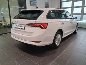 Škoda OCTAVIA COMBI AMBITION 2.0 TDI DSG thumbnail