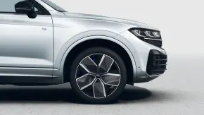 Touareg R V6 TSI Plug in Hybrid thumbnail