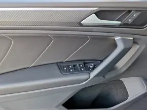 VW Noul Tiguan R-Line 2,0 TSI DSG 4Mot thumbnail