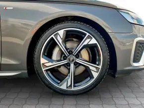 A4 Avant S Line 40 TDI quattro thumbnail