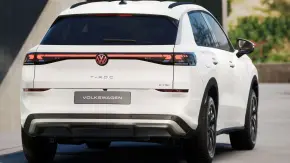 Noul T-Roc Life 1.5 eTSI DSG thumbnail