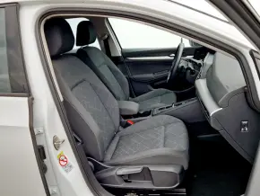 VW Golf Life 1.5 eTSI ACT DSG mild hyb thumbnail