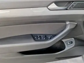 VW Noul Passat Comfortline 2.0 TDI DSG thumbnail