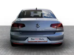 VW Noul Passat Comfortline 2.0 TDI DSG thumbnail