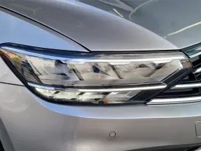 VW Noul Passat Comfortline 2.0 TDI DSG thumbnail