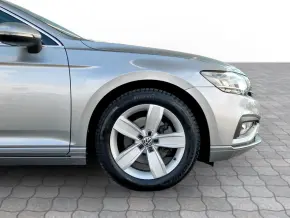 VW Noul Passat Comfortline 2.0 TDI DSG thumbnail