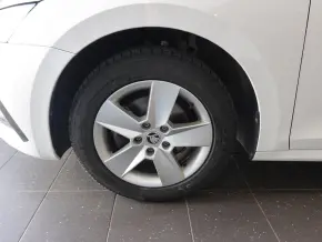 Škoda OCTAVIA COMBI AMBITION 2.0 TDI DSG thumbnail