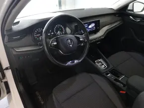 Škoda OCTAVIA COMBI AMBITION 2.0 TDI DSG thumbnail