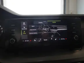 Škoda OCTAVIA COMBI AMBITION 2.0 TDI DSG thumbnail